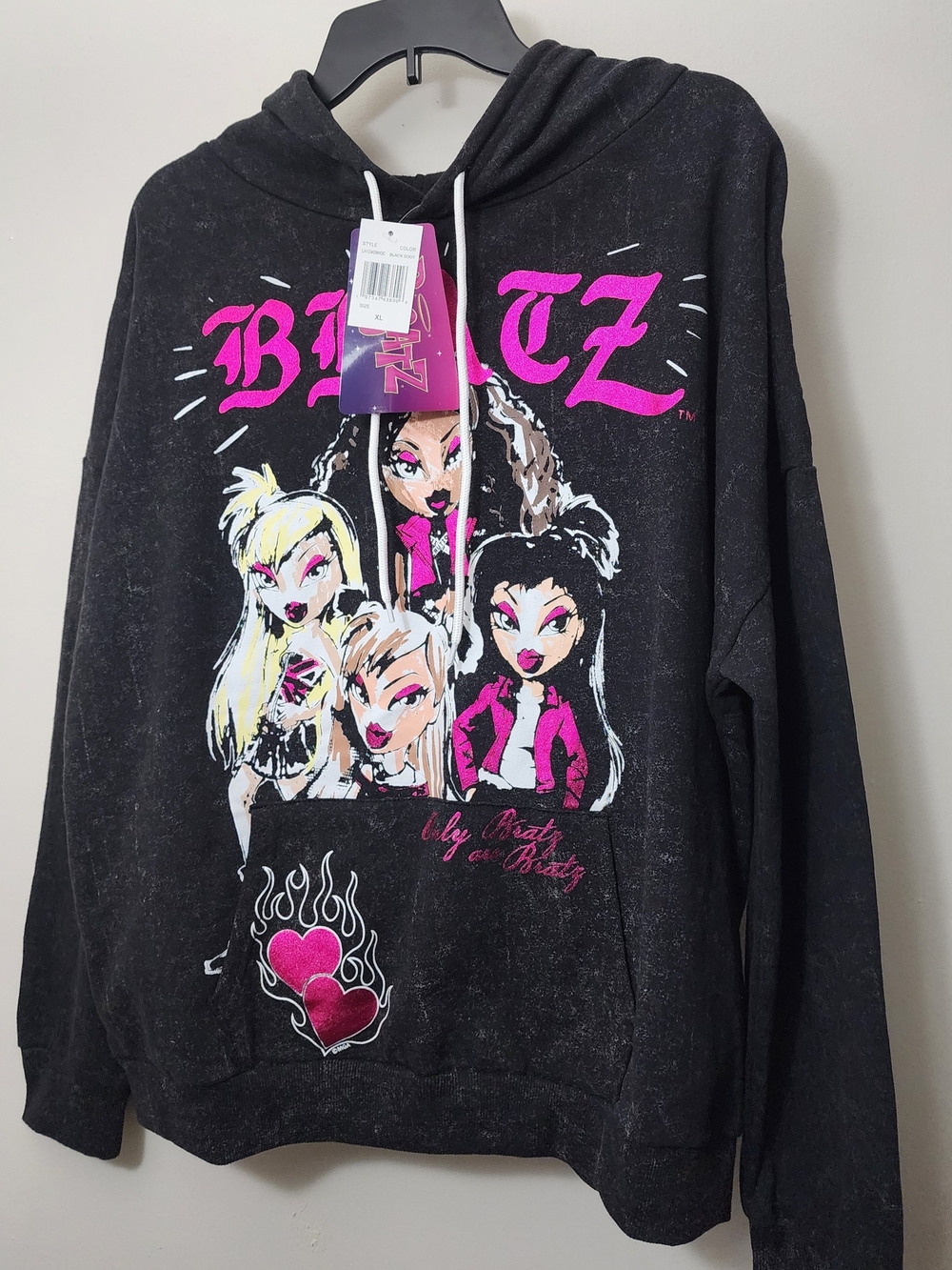 Bratz Off-the-Shoulder Graphic Hoodie Sweater - Black/Pink (XL)